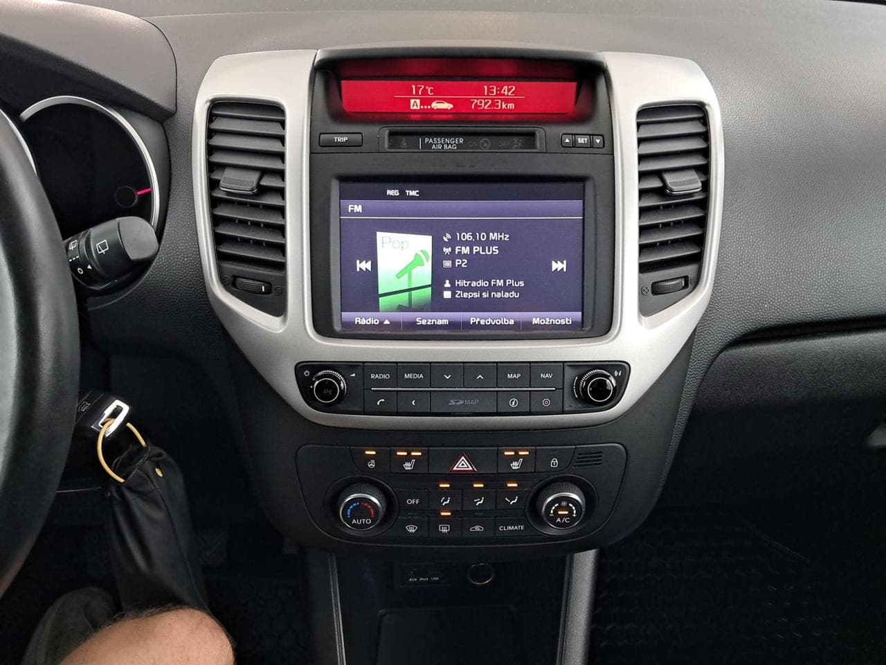 2019 Kia VENGA - 18
