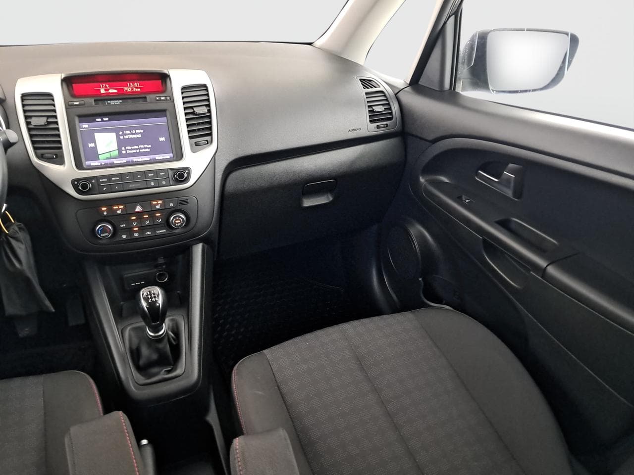 2019 Kia VENGA - 11