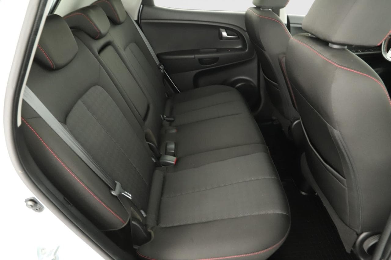 2018 Kia VENGA - 11