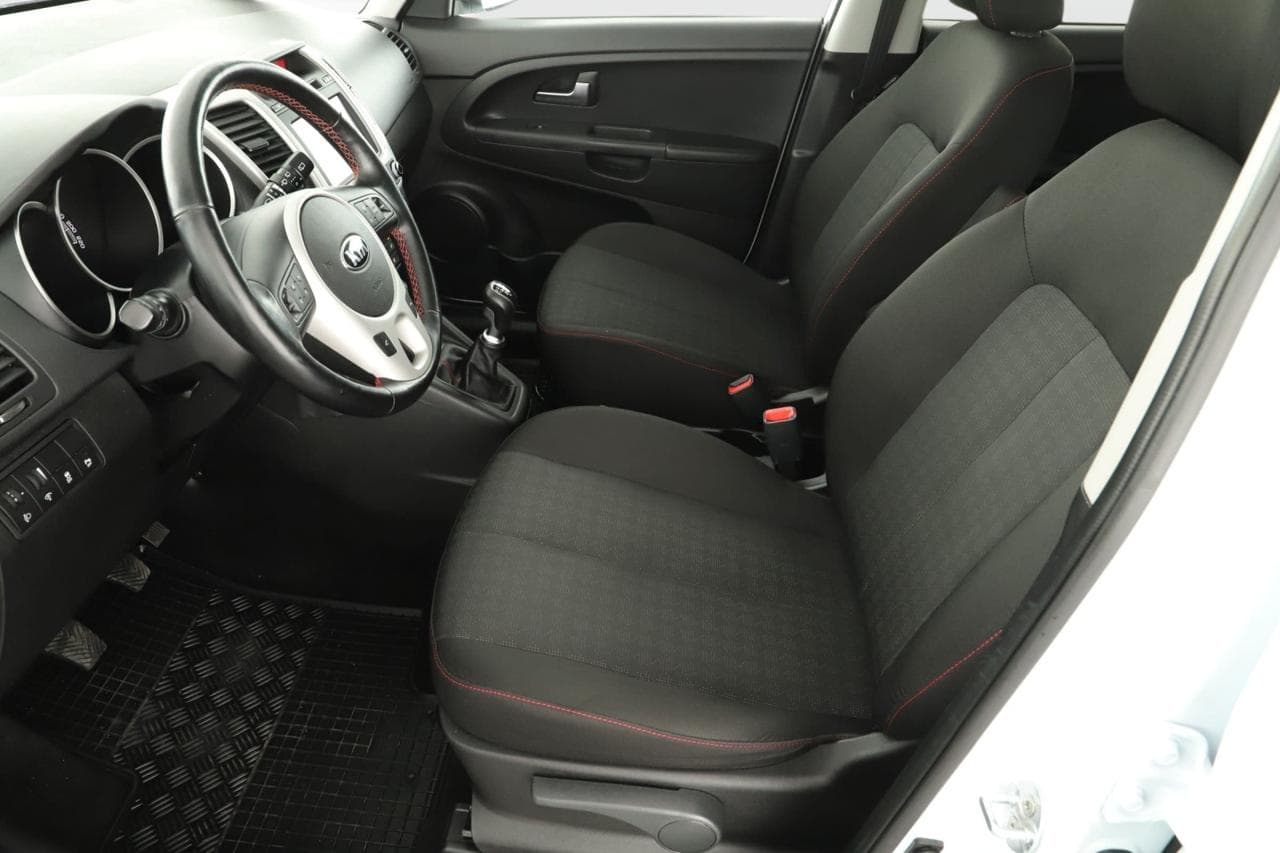 2018 Kia VENGA - 13