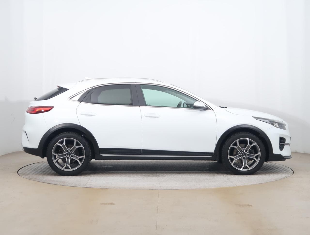 2020 Kia XCEED - 8