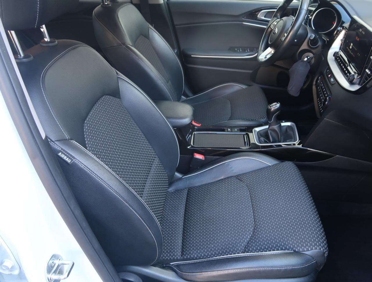 2020 Kia XCEED - 12