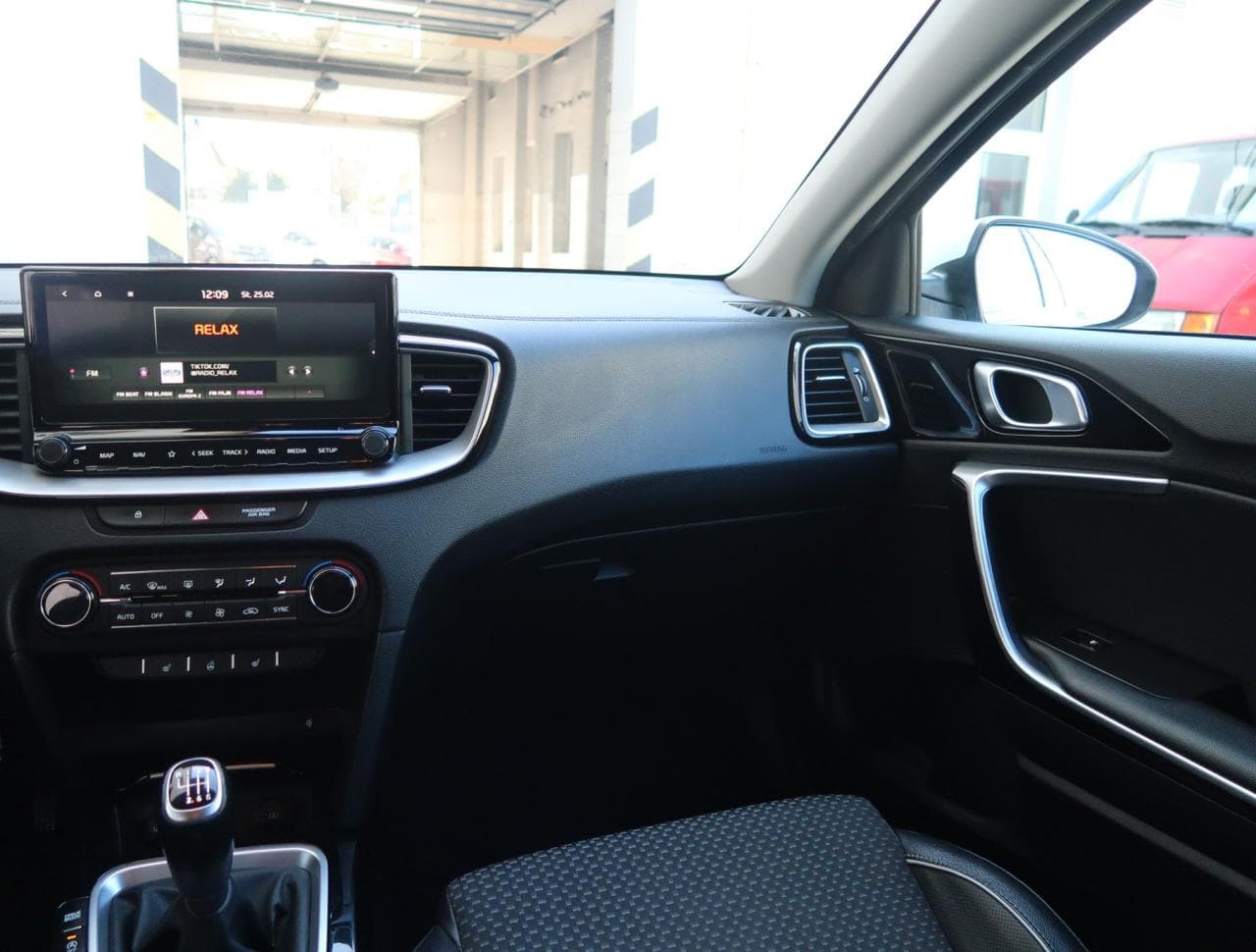 2020 Kia XCEED - 11