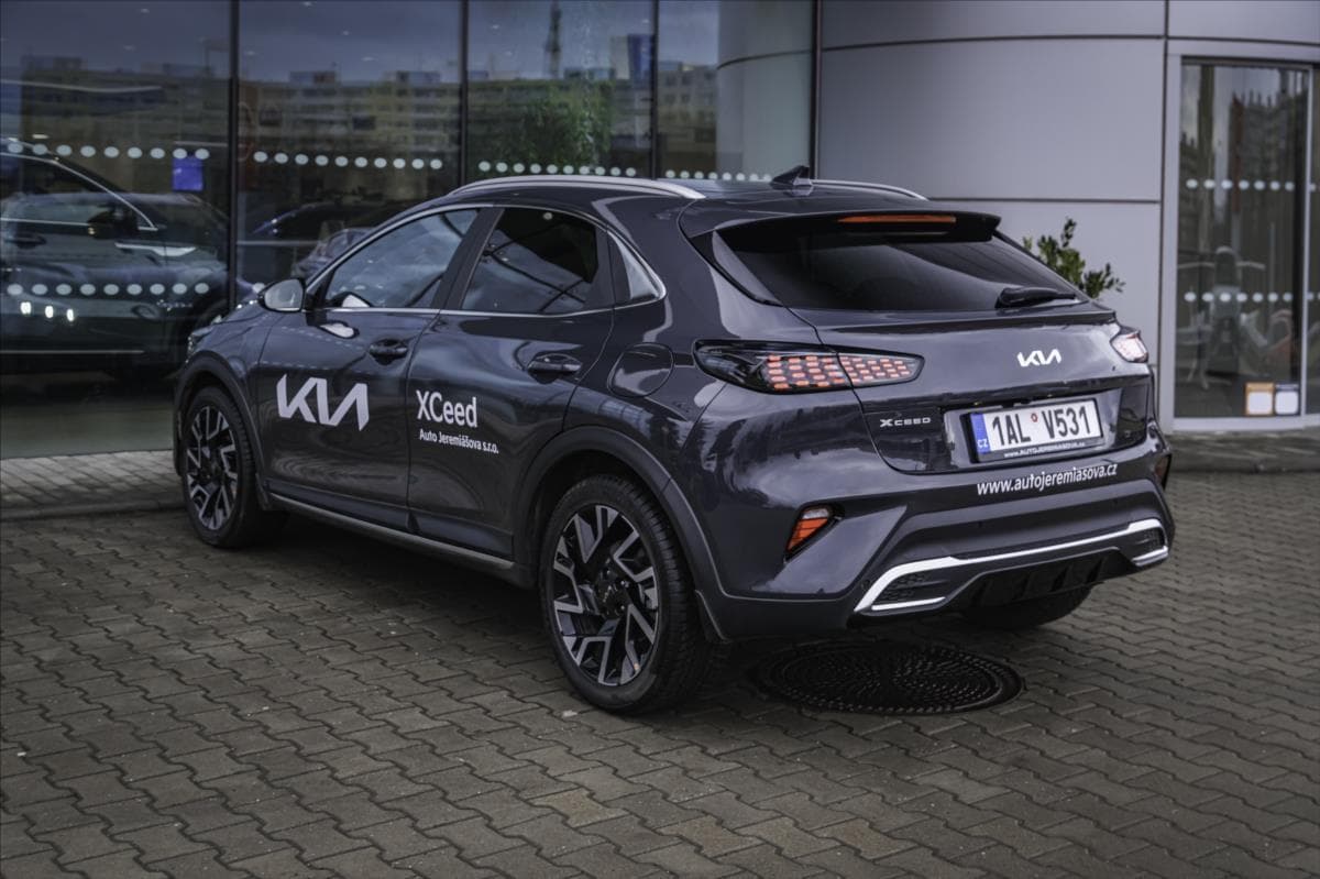 2025 Kia XCEED - 3