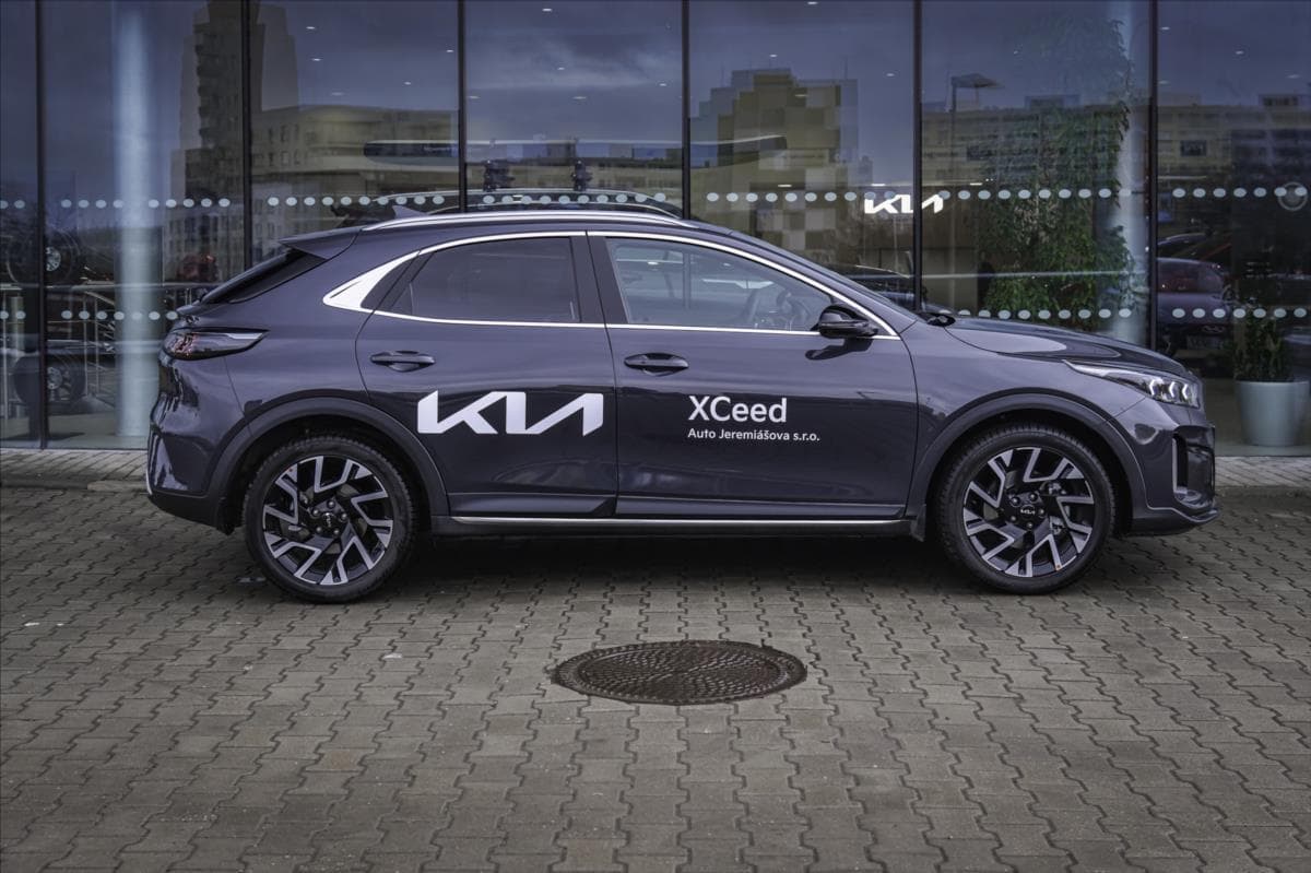 2025 Kia XCEED - 10