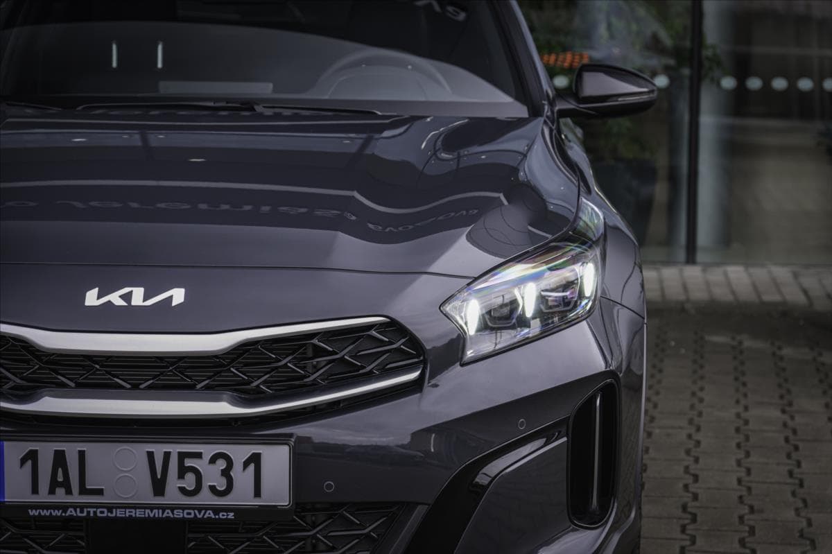 2025 Kia XCEED - 6