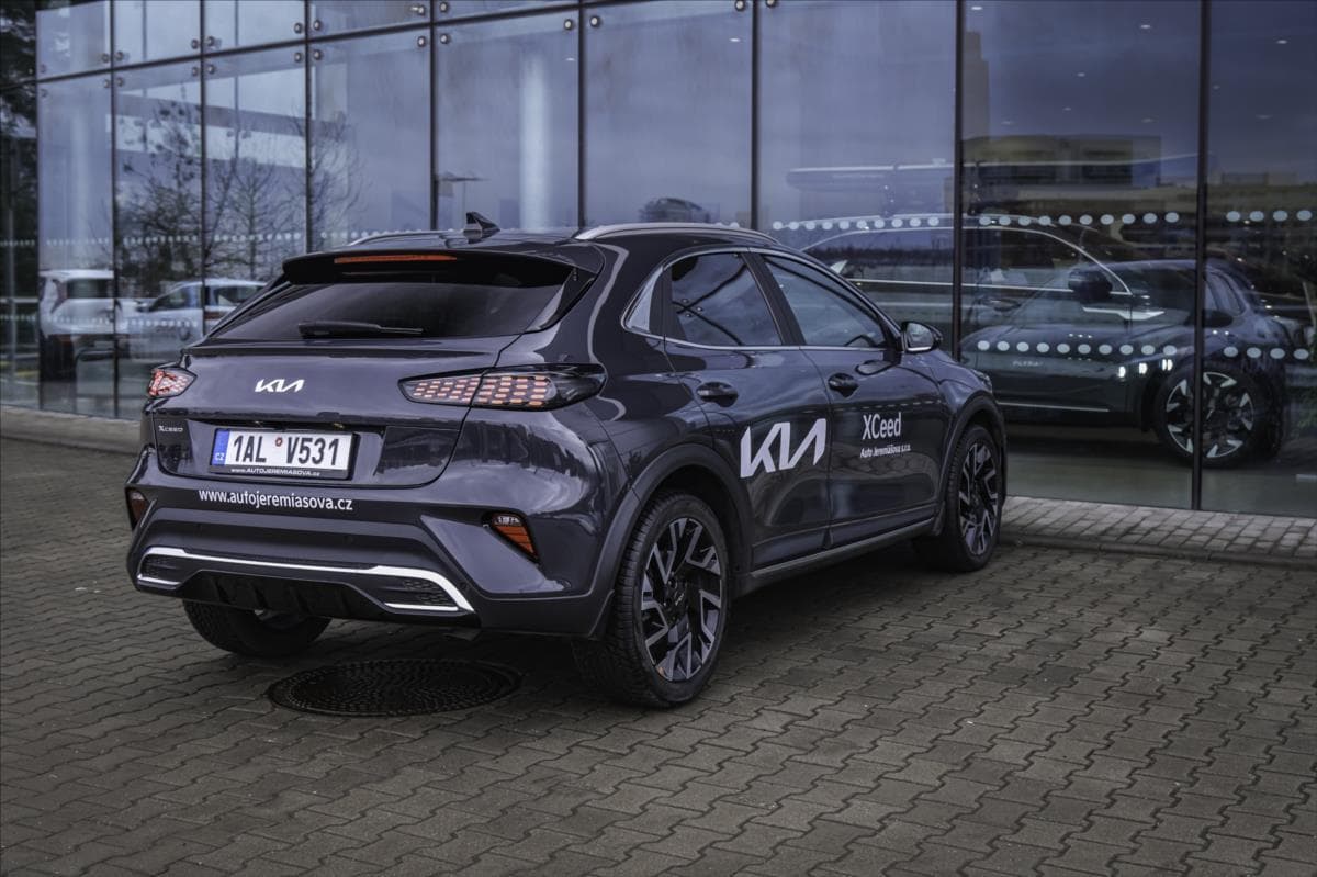 2025 Kia XCEED - 4