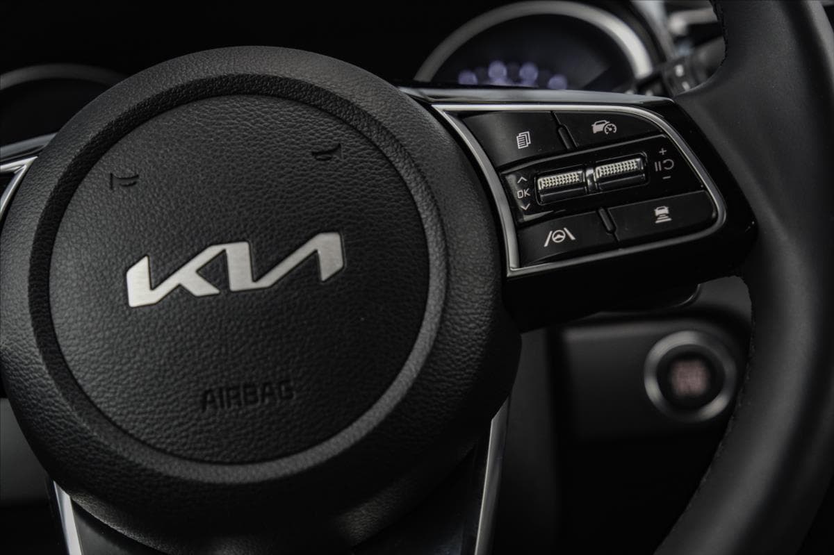 2025 Kia XCEED - 19