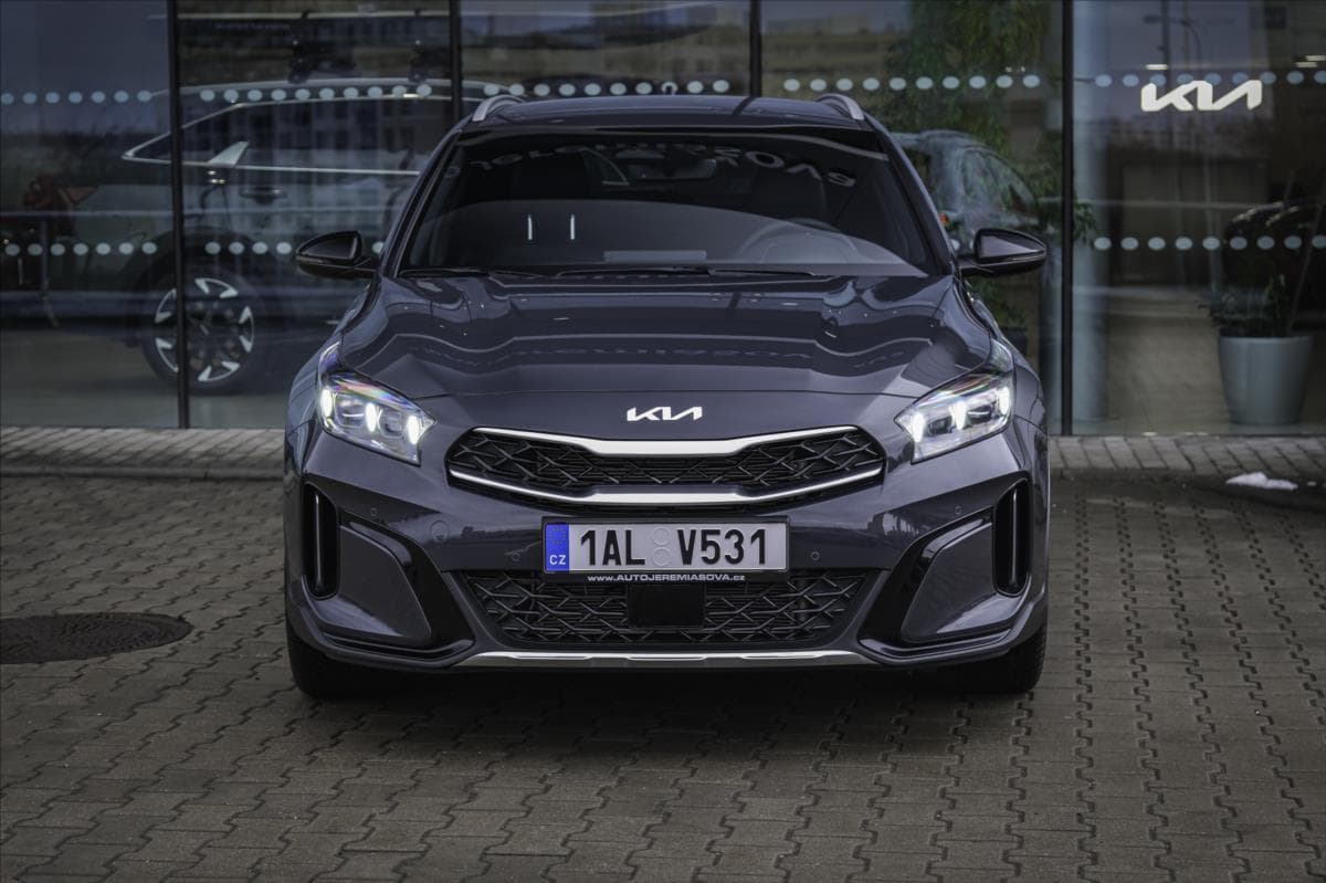 2025 Kia XCEED - 5