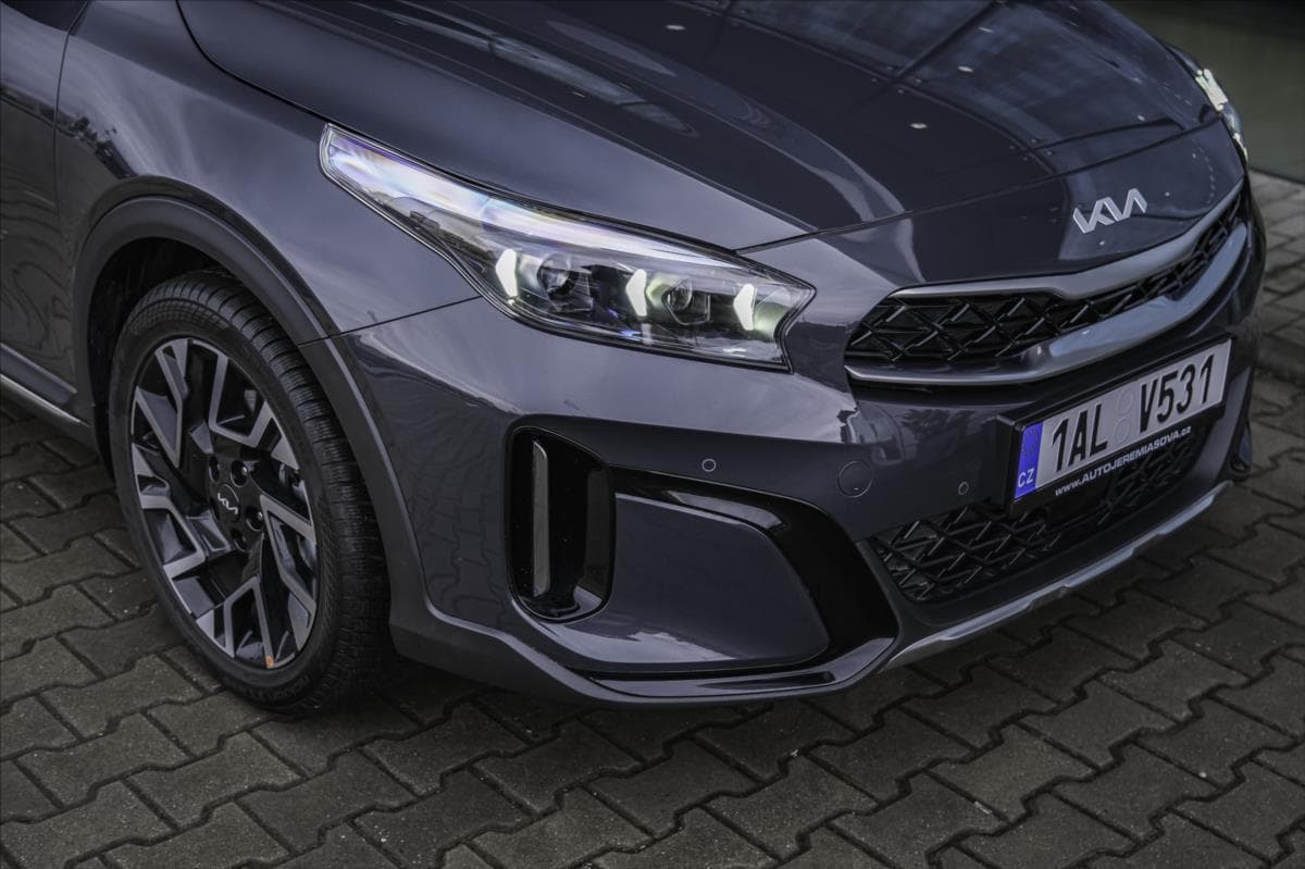 2025 Kia XCEED - 13