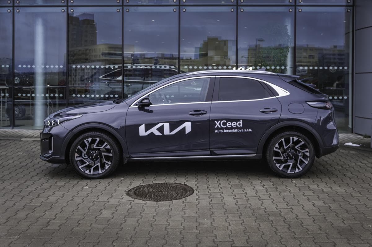 2025 Kia XCEED - 9
