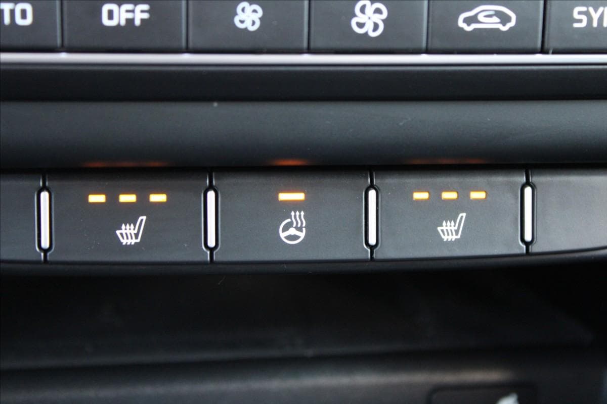 2023 Kia XCEED - 18