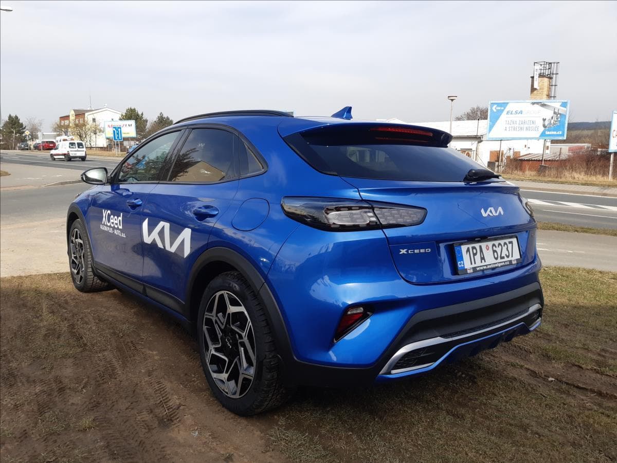 2025 Kia XCEED - 3
