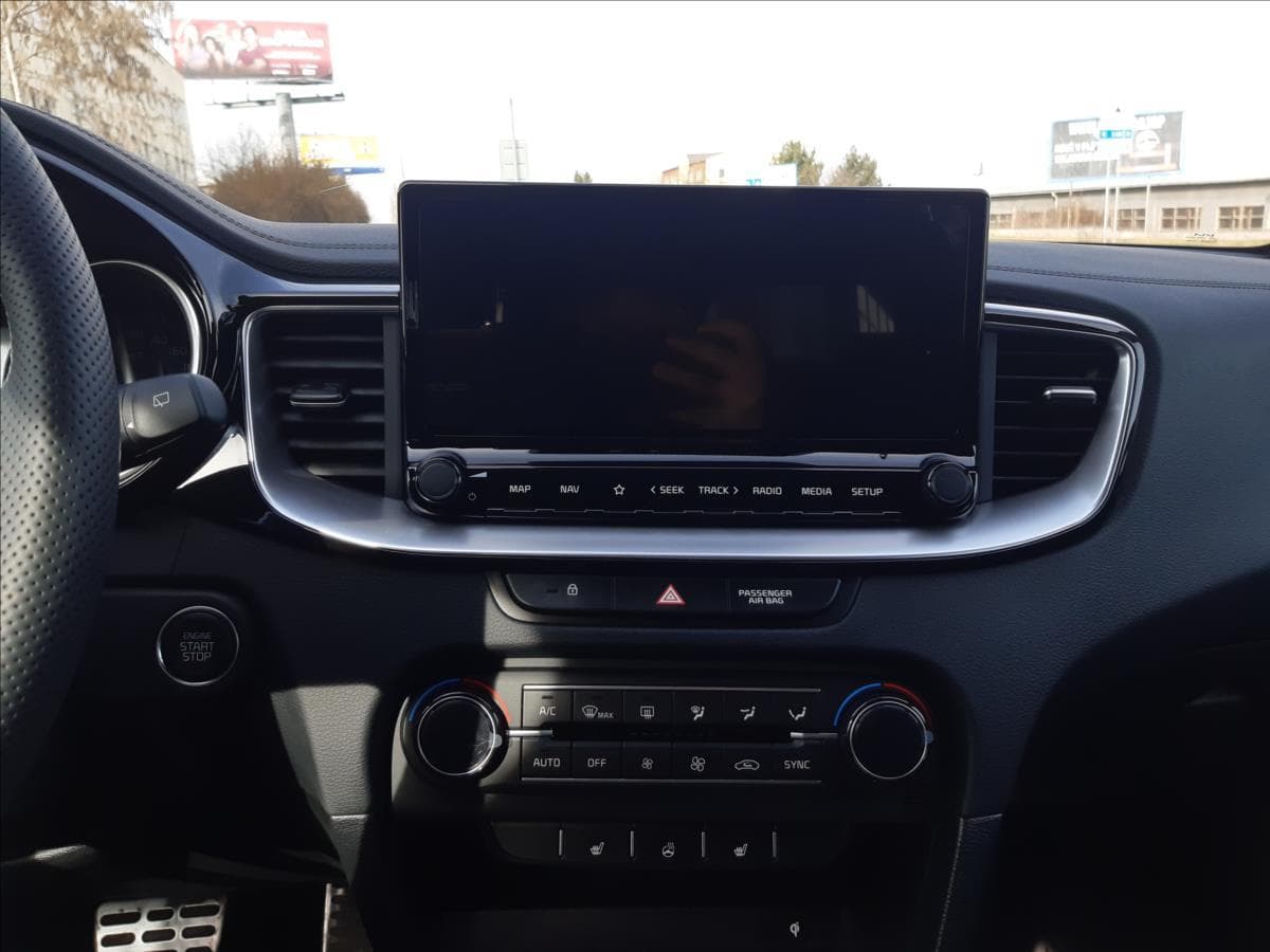 2025 Kia XCEED - 13