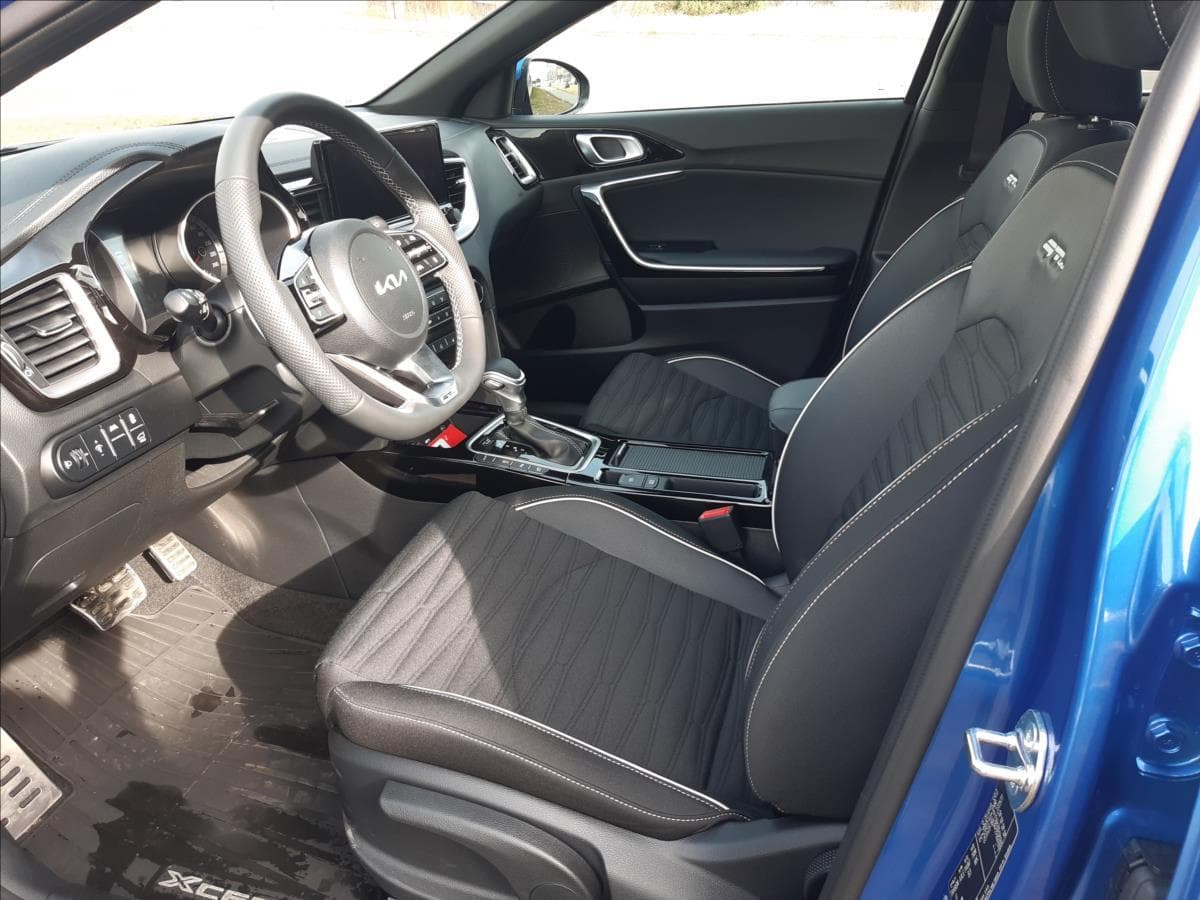 2025 Kia XCEED - 11