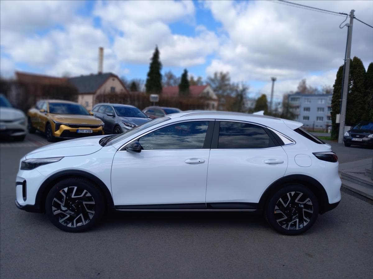 2026 Kia XCEED - 3