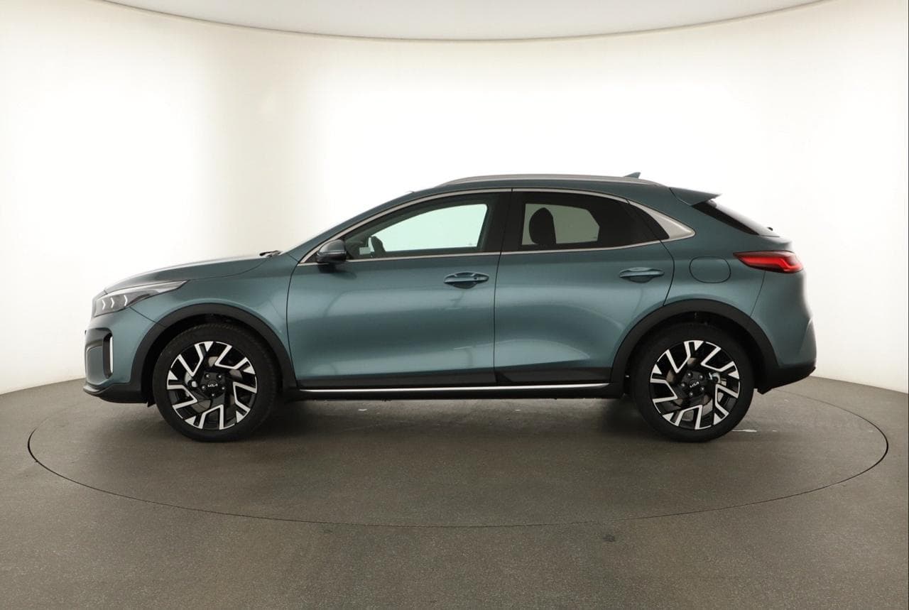 2025 Kia XCEED - 4