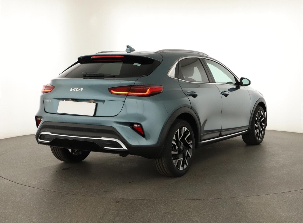 2025 Kia XCEED - 7