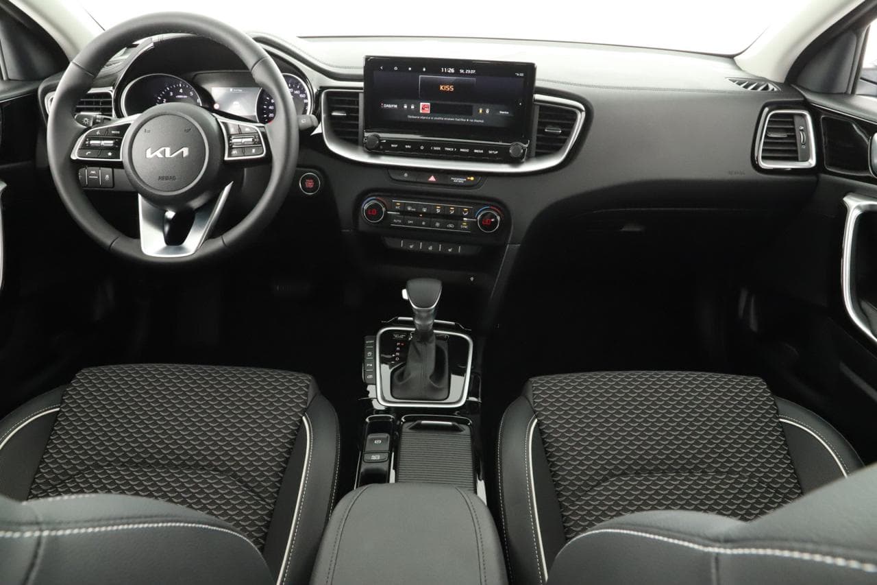 2025 Kia XCEED - 9