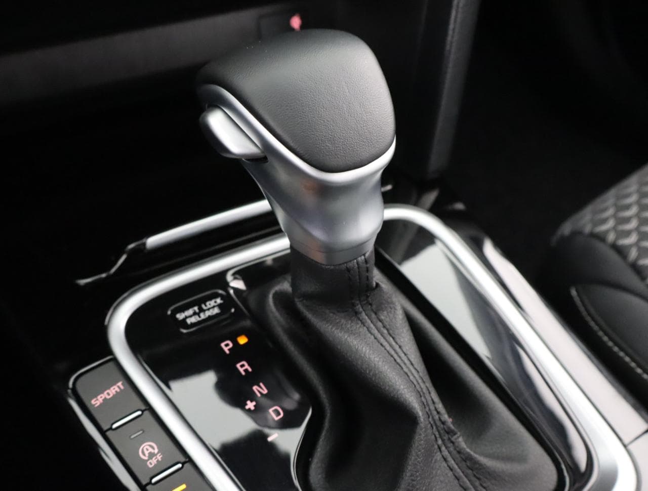 2025 Kia XCEED - 28