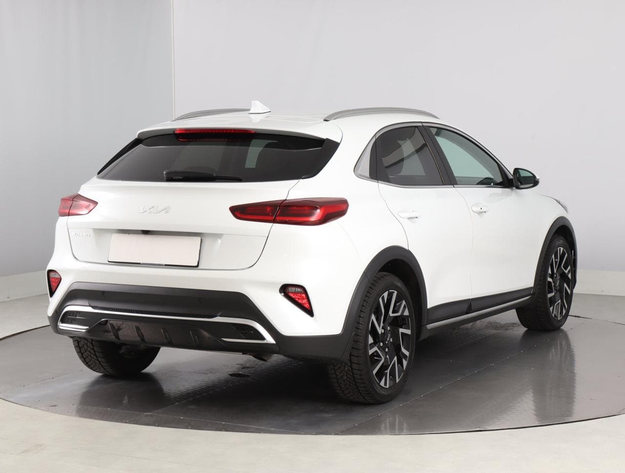 2025 Kia XCEED - 12