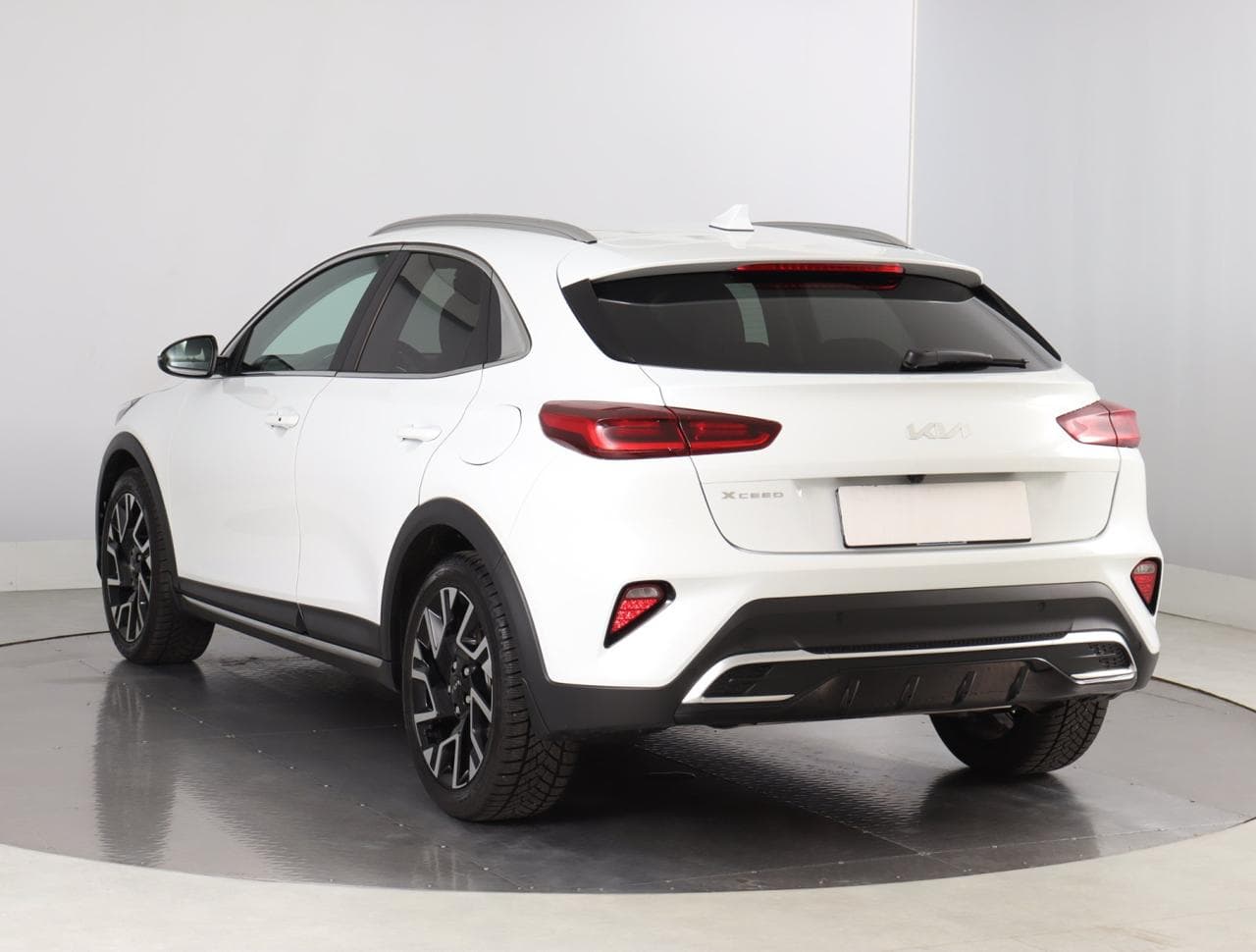 2025 Kia XCEED - 9