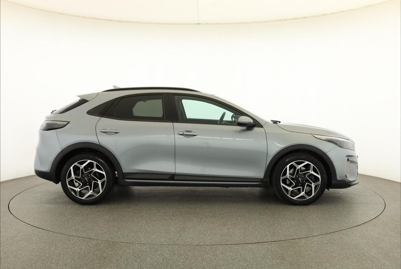 2023 Kia XCEED - 8