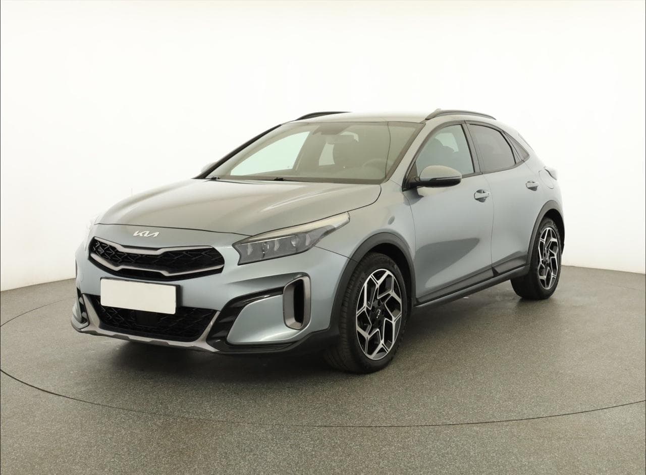 2023 Kia XCEED - 3