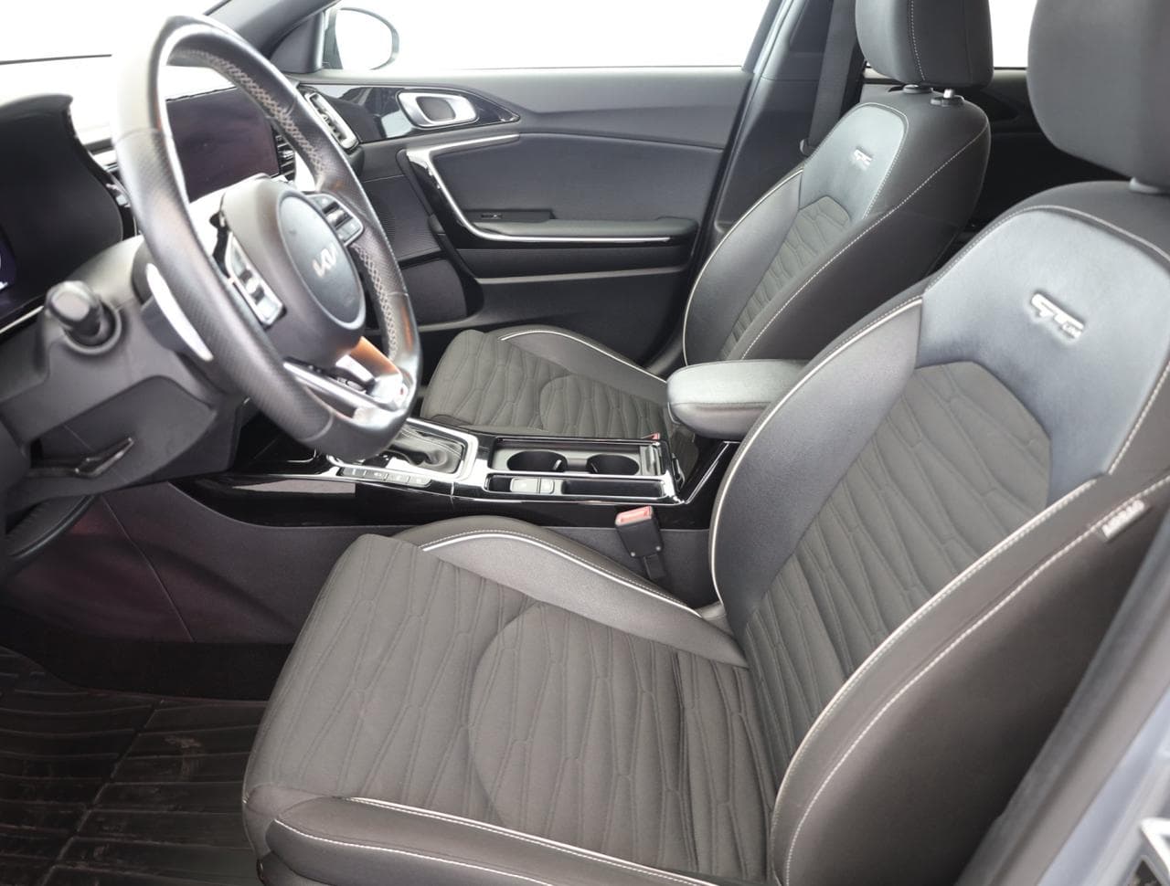 2023 Kia XCEED - 13