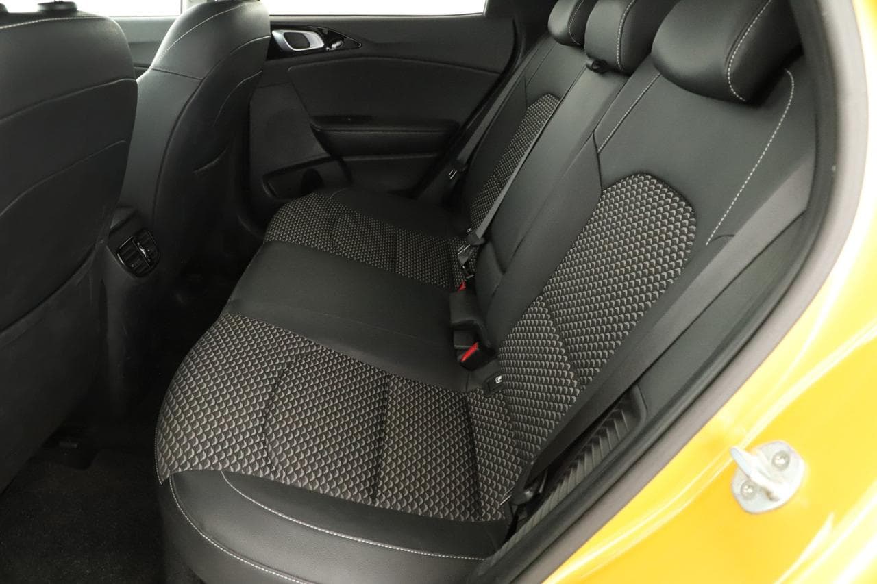 2022 Kia XCEED - 12
