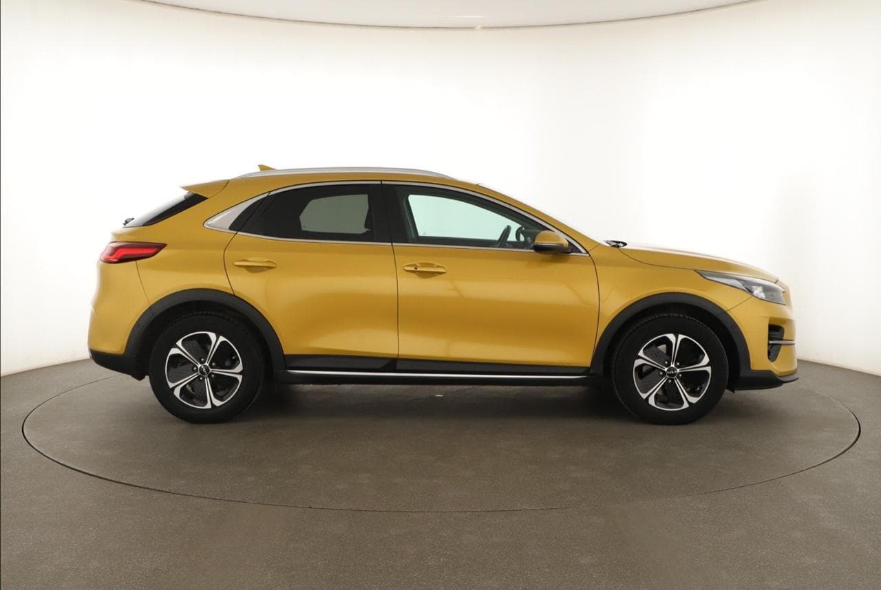 2022 Kia XCEED - 8