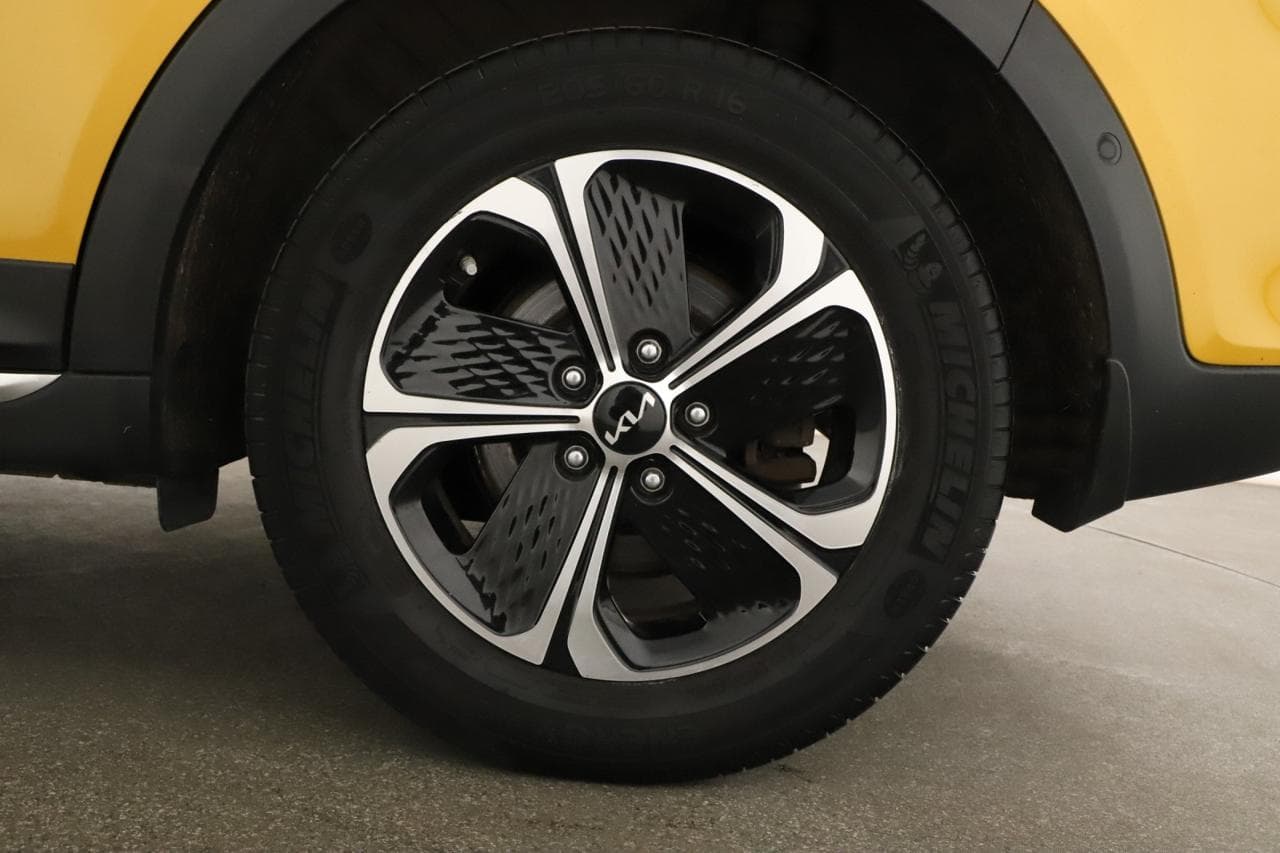 2022 Kia XCEED - 18