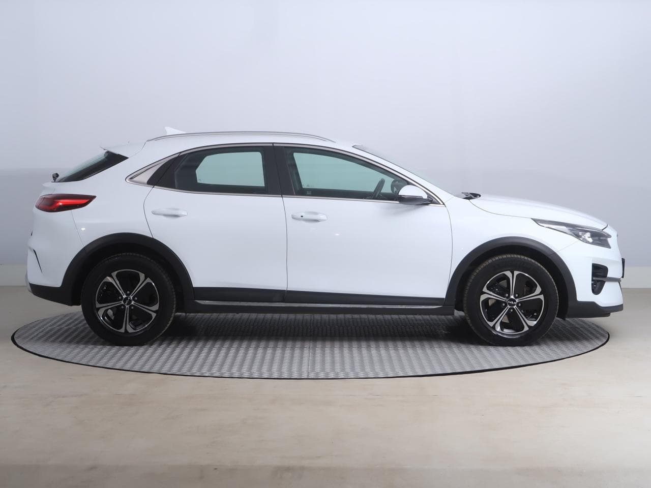 2022 Kia XCEED - 8