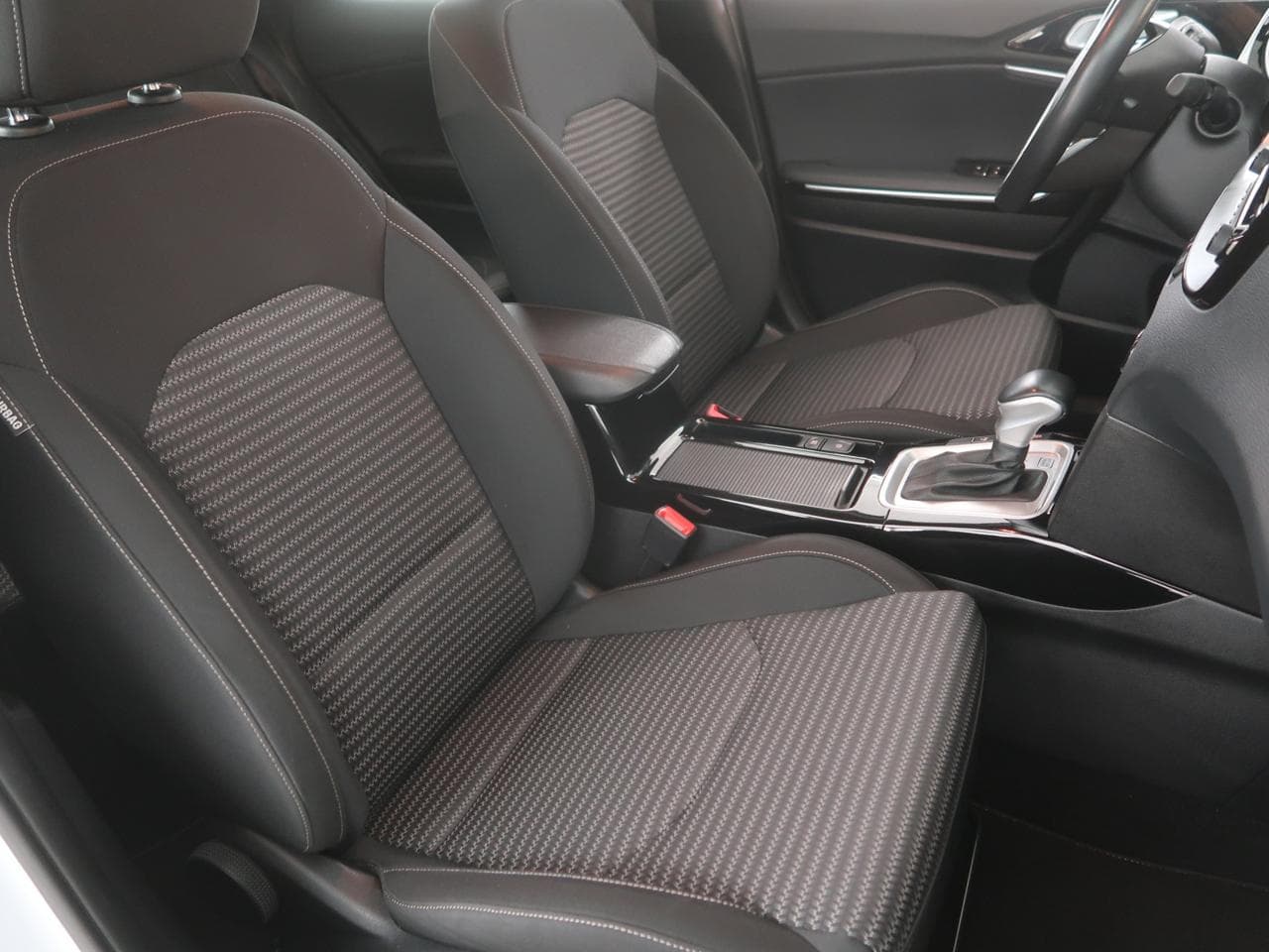 2022 Kia XCEED - 12
