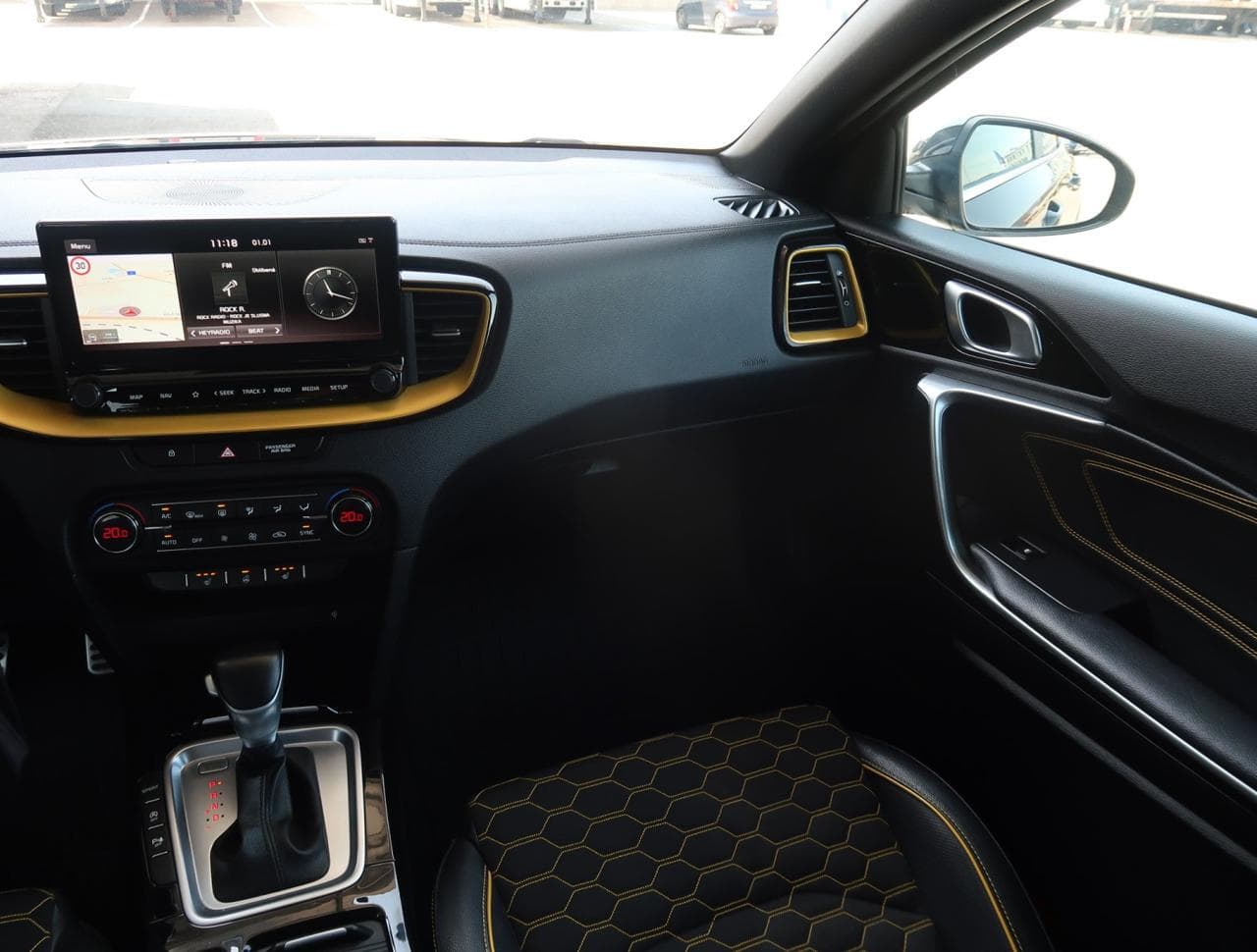 2019 Kia XCEED - 11