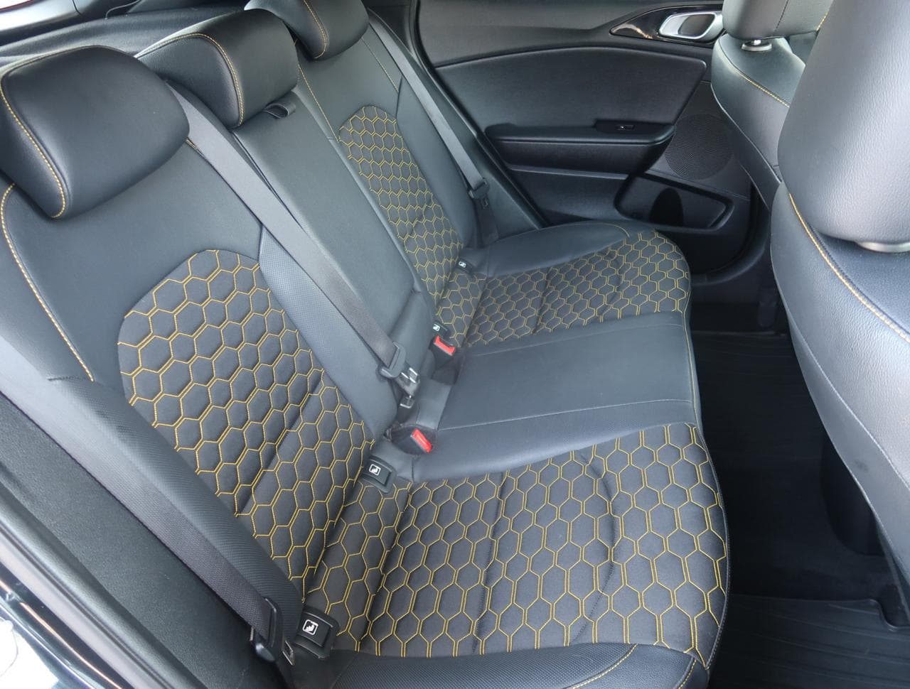 2019 Kia XCEED - 13