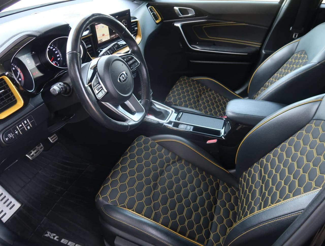2019 Kia XCEED - 16