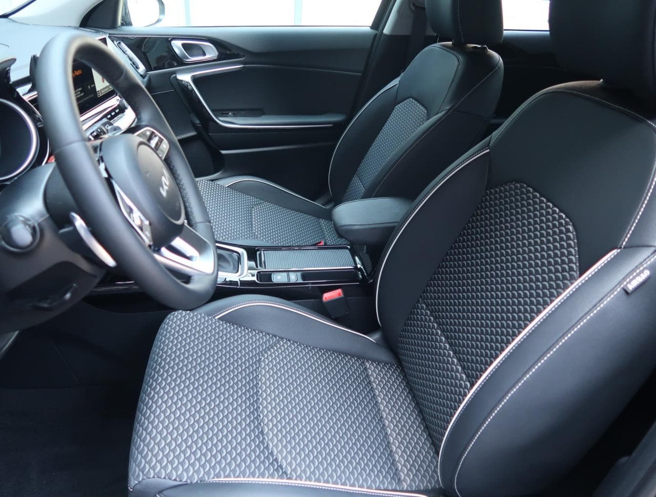 2026 Kia XCEED - 18