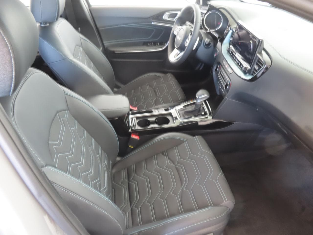 2026 Kia XCEED - 9