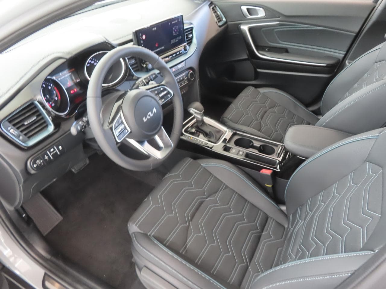 2026 Kia XCEED - 12