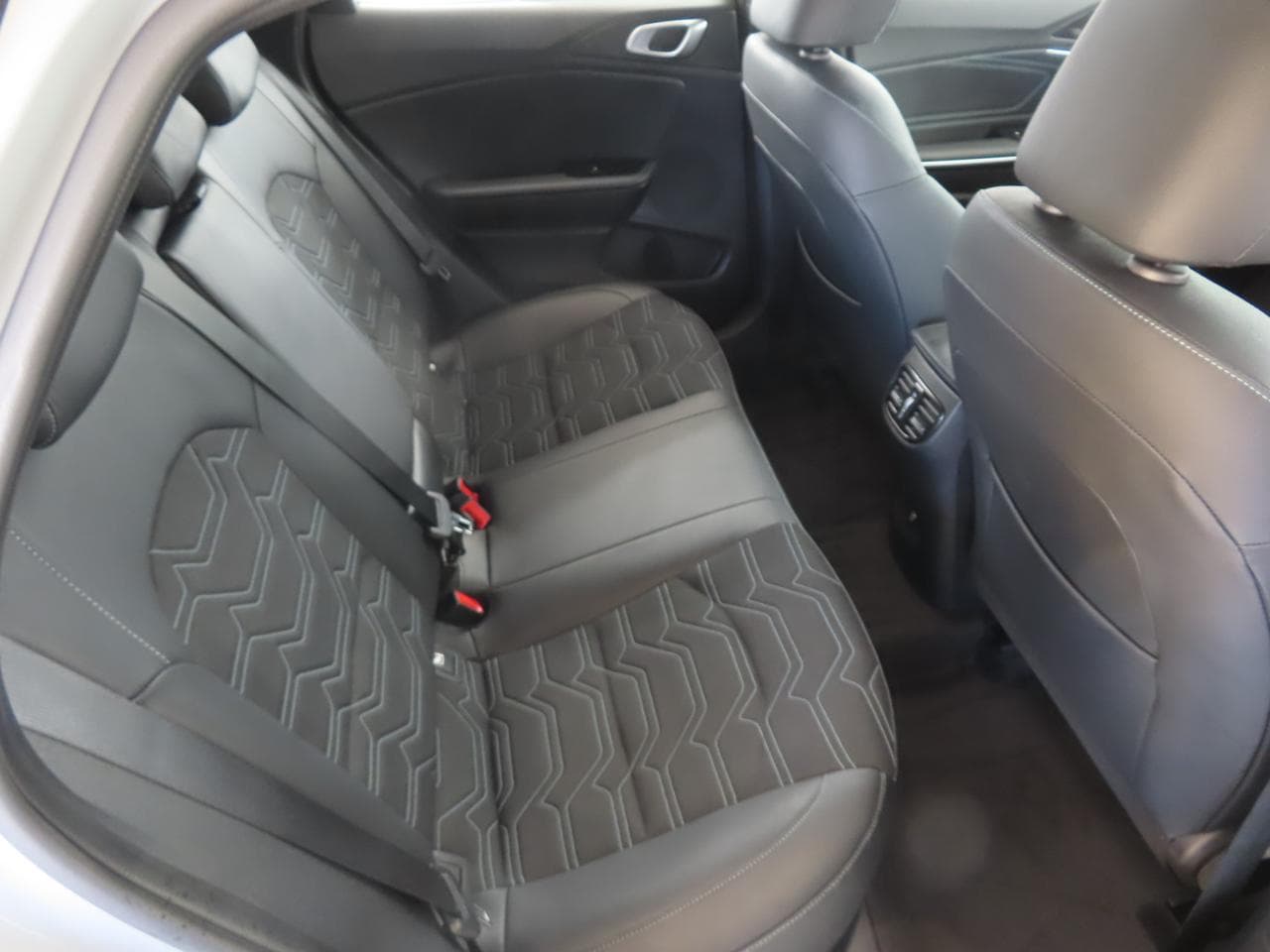 2026 Kia XCEED - 10