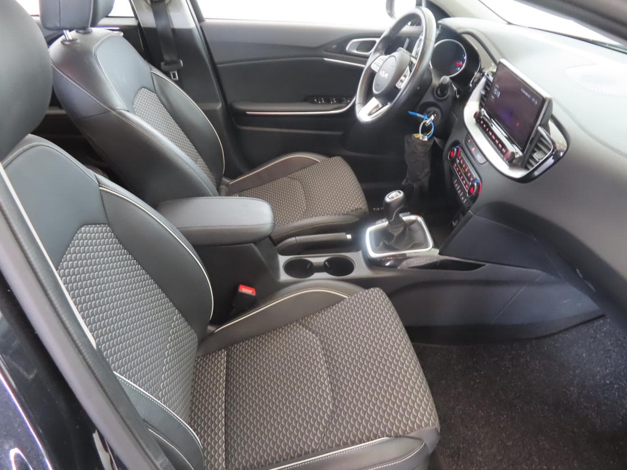 2024 Kia XCEED - 16