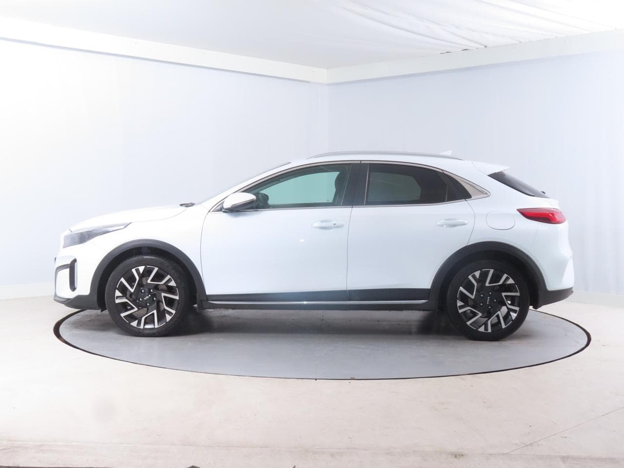 2023 Kia XCEED - 4