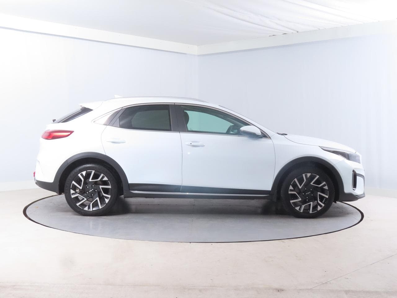 2023 Kia XCEED - 8