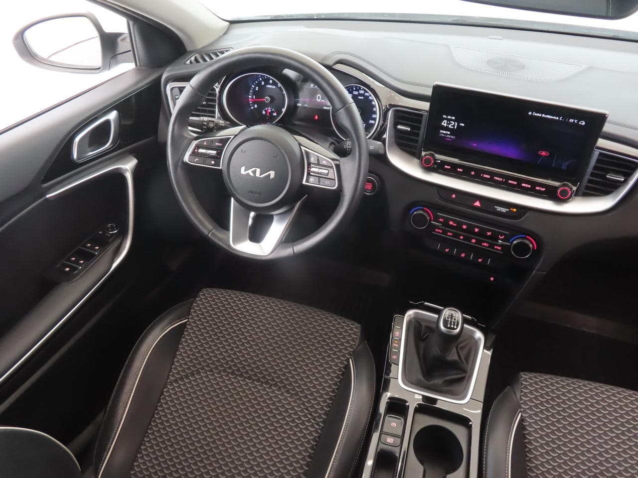 2023 Kia XCEED - 9
