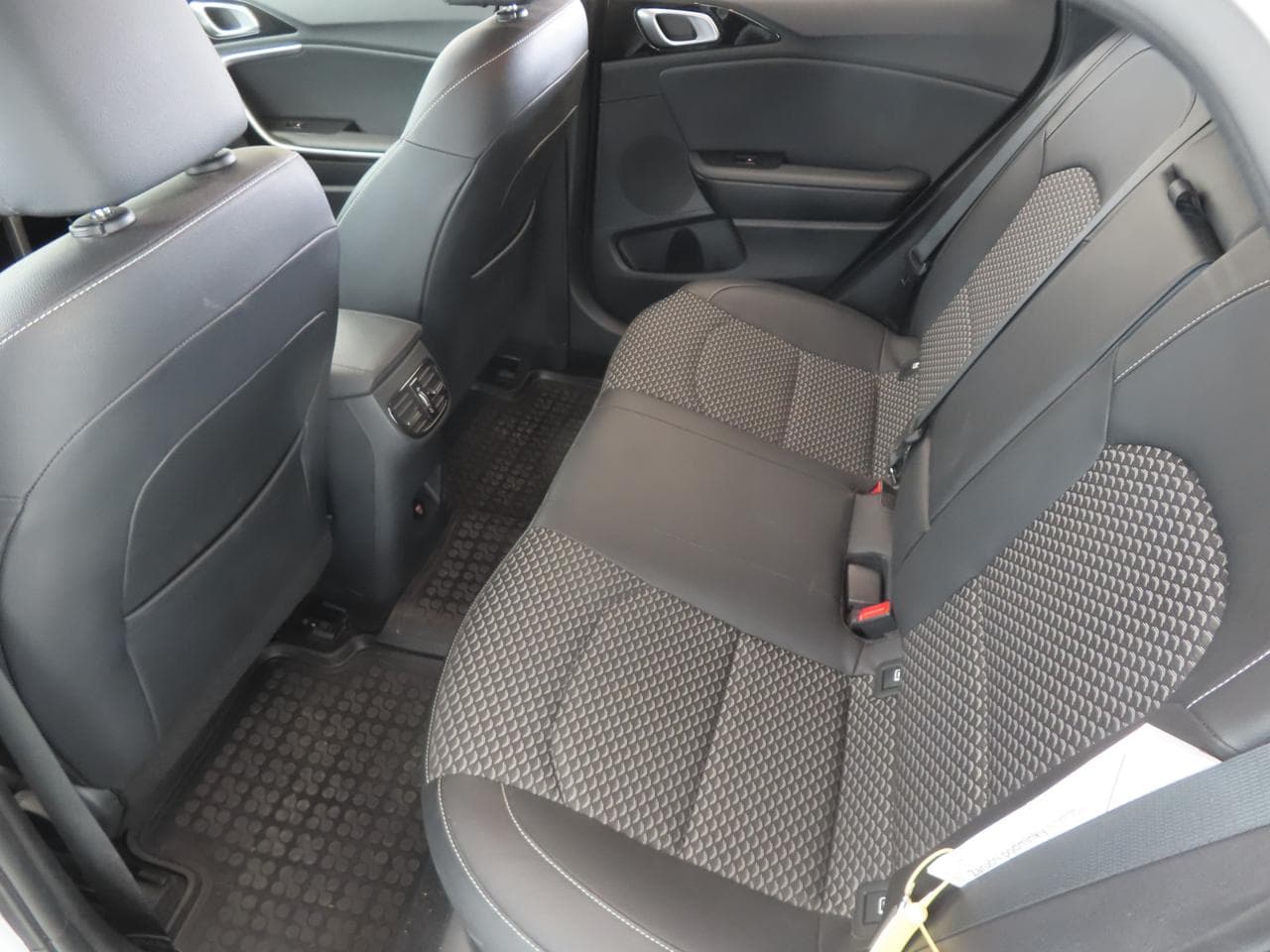 2023 Kia XCEED - 15