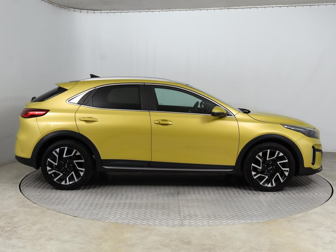 2023 Kia XCEED - 8