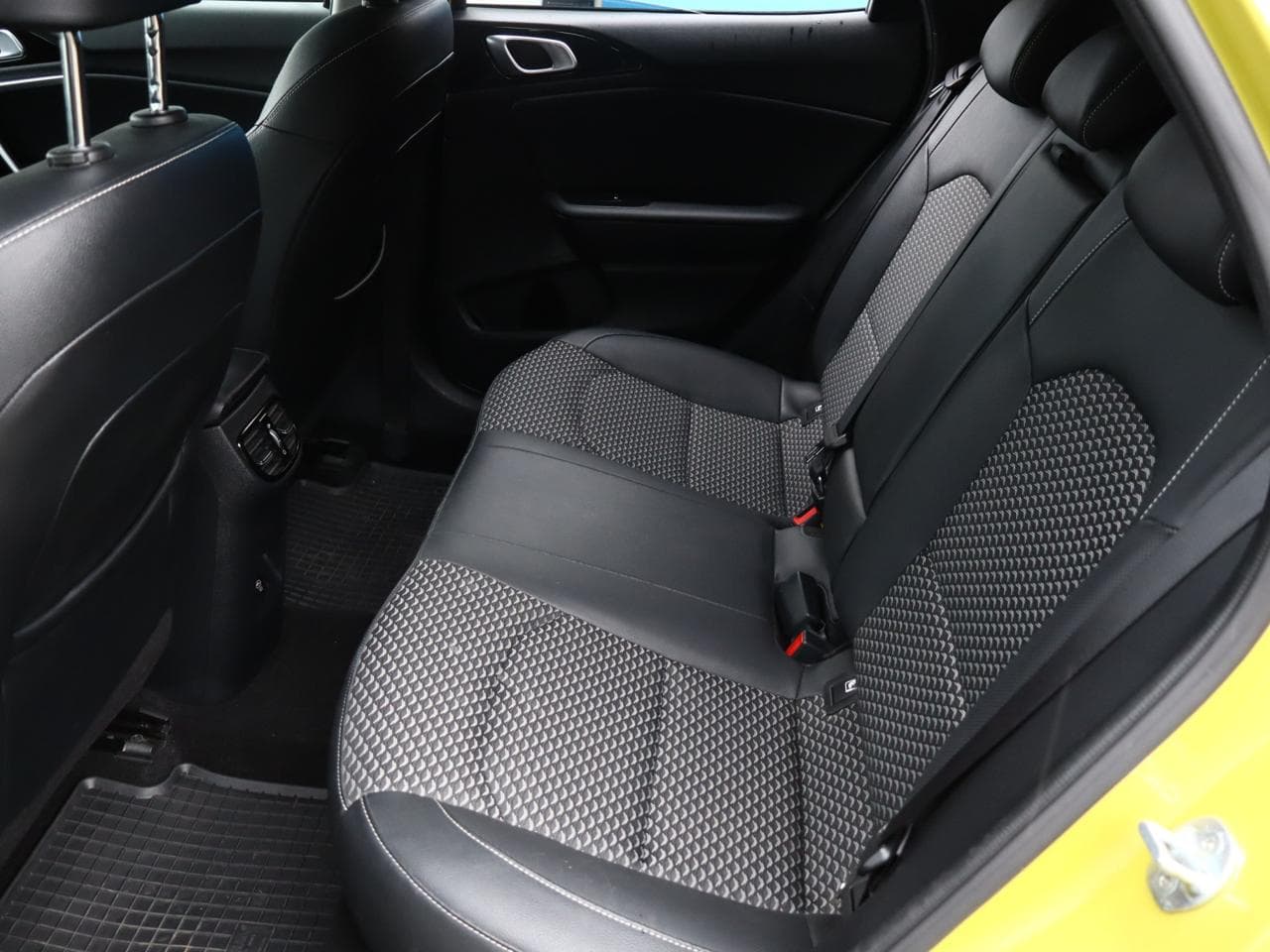 2023 Kia XCEED - 14