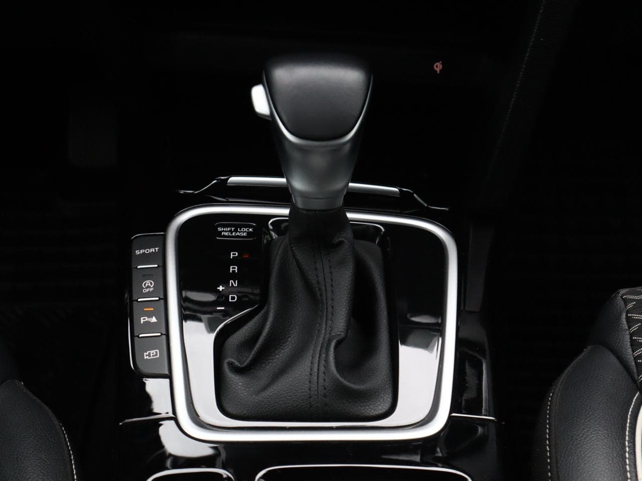 2023 Kia XCEED - 23