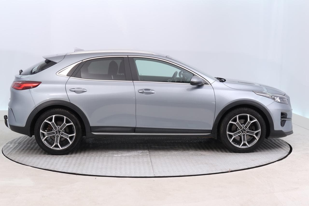 2019 Kia XCEED - 13